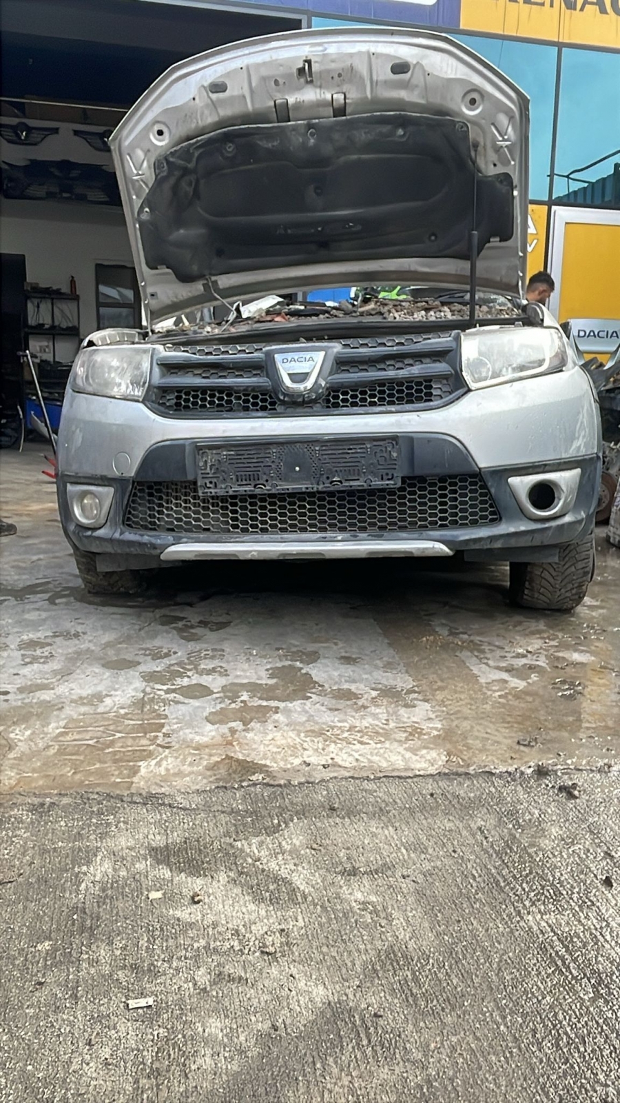 2014 dacia sandero ön komple