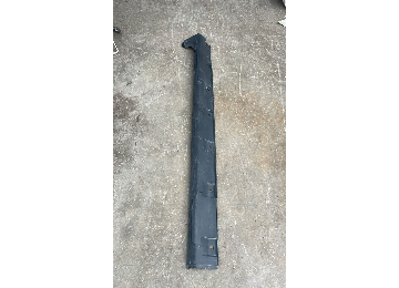 764197469R DACİA SANDERO STEPWAY 3  MARŞBİYEL PLASTİĞİ