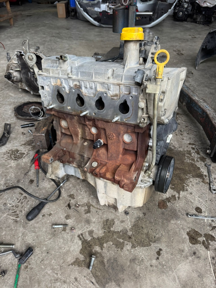 Clio 1.4 8 v çıkma motor