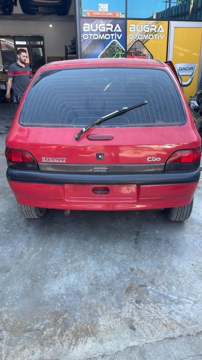 Clio 1 Fransız parçaları bulunur