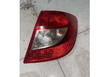 Clio 2-II Symbol Thalia Sağ Arka Stop Lambası (2009-2012) 8200700047 -