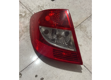 Clio 2-II Symbol Thalia Sol Arka Stop Lambası (2009-2012) 8200700046 -