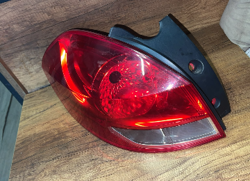 Clio 3-III Grandtour Sol Arka Stop Lambası (2009-2012) 8200586843