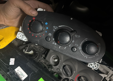Clio 4 klima düğmesi