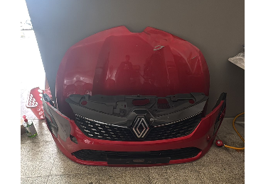 Clio 5 ön set ufak hasarlı düzelmiş orjinal parçalar