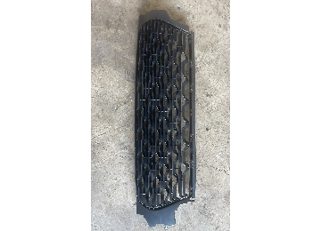 Dacia Duster Ön Tampon Izgarası 2017>> 622544890R