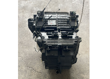 Dacia sandero 2 kalorifer kutusu 272701569R