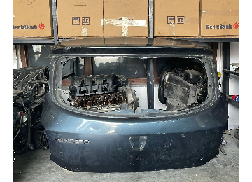 Dacia sandero bağaj kapağı