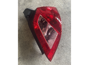 Megane 2-II Hatcback Sağ Arka Stop Lambası (2003-2005) 8200073237