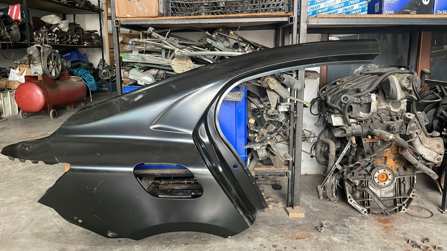 Megane 4  sağ arka çamurluk