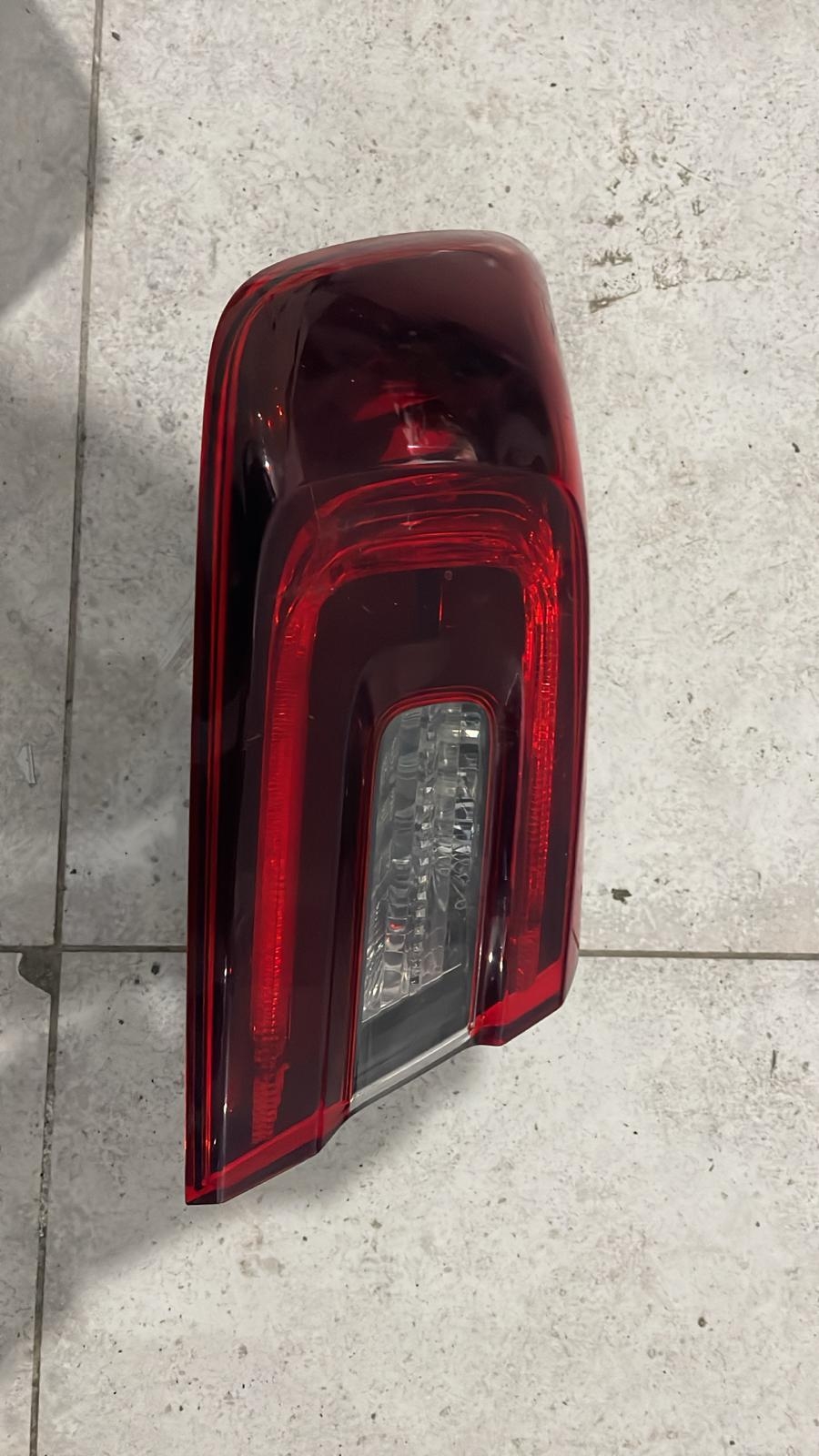 Talisman Sol Dış Stop Lambası (2015-2022) 265554267R -Renault Mais